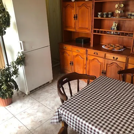 Apartament Toerpi Halmaj